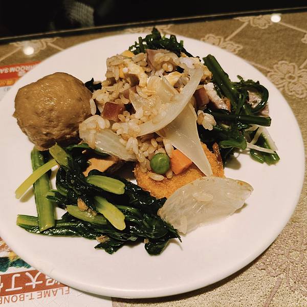 基隆歡樂牛排義二店~點主餐享自助吧吃到飽~不限時用餐~離火車