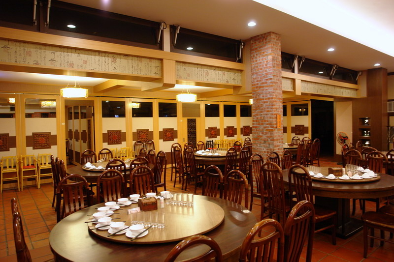 斗六美食。桃花源--彎延路徑--山窮水盡疑無路--真怕自已走錯路--是江浙名菜、是