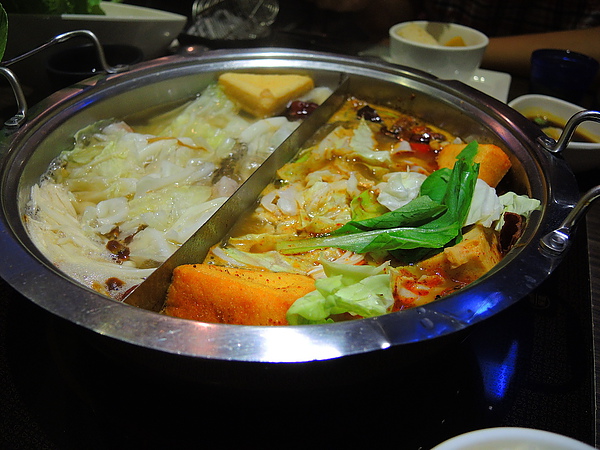 聚北海道昆布鍋(斗六家樂福店):(食記) 斗六。聚北海道昆布鍋 聚北海道昆布鍋(斗六家樂福店):(食記) 斗六。聚北海道昆布鍋