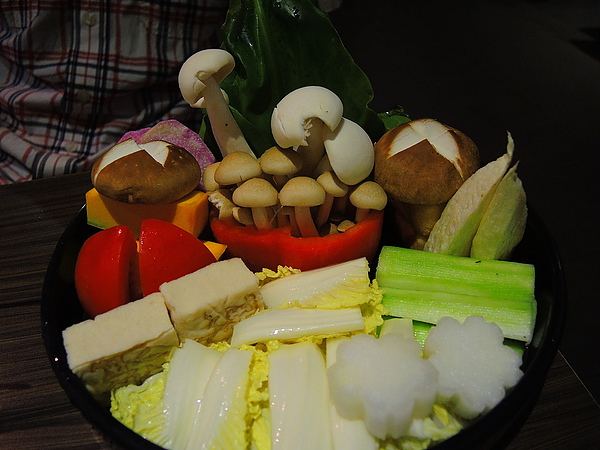 聚北海道昆布鍋(斗六家樂福店):(食記) 斗六。聚北海道昆布鍋 聚北海道昆布鍋(斗六家樂福店):(食記) 斗六。聚北海道昆布鍋