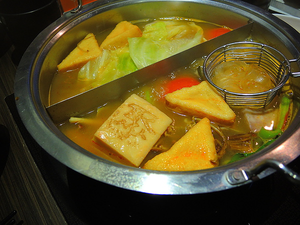 聚北海道昆布鍋(斗六家樂福店):(食記) 斗六。聚北海道昆布鍋 聚北海道昆布鍋(斗六家樂福店):(食記) 斗六。聚北海道昆布鍋