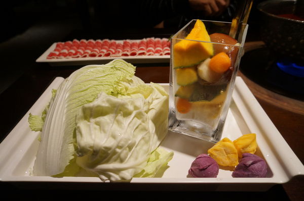 鼎王麻辣鍋(光復店):鼎王麻辣鍋-光復店 ♥ 鴛鴦鍋 ♥ 帝王蟹海鮮拼盤好彭派 ♥松山美食 鼎王麻辣鍋(光復店):鼎王麻辣鍋-光復店 ♥ 鴛鴦鍋 ♥ 帝王蟹海鮮拼盤好彭派 ♥松山美食