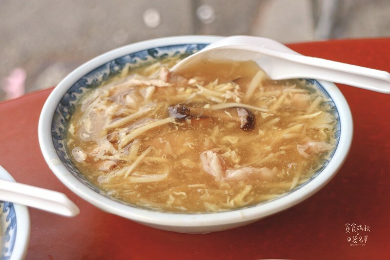 雲林北港｜以假亂真！朝天宮旁在地特有小吃美食，只有北港吃得到！｜廟邊煌明假魚肚