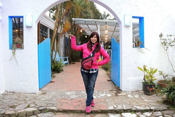 56號藍色公路咖啡：【雲林景點】古坑56號藍色公路咖啡。純白LOVE愛戀造景/咖啡、小火鍋、義大利麵、手工輕食鬆餅、下午茶/藍白色希臘地中海異國風情景觀咖啡廳/製造浪漫的約會求婚聖地