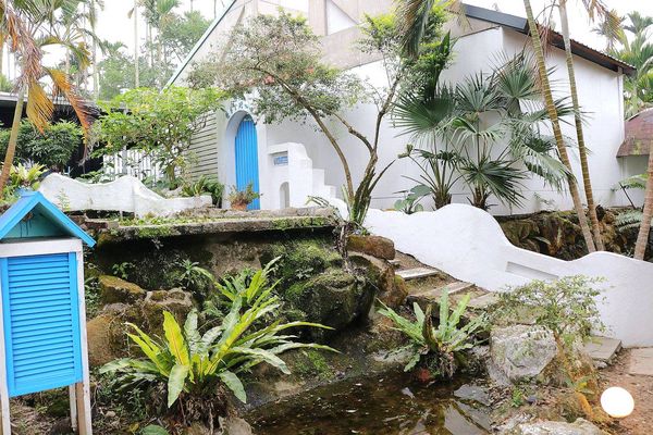 56號藍色公路咖啡：【雲林景點】古坑56號藍色公路咖啡。純白LOVE愛戀造景/咖啡、小火鍋、義大利麵、手工輕食鬆餅、下午茶/藍白色希臘地中海異國風情景觀咖啡廳/製造浪漫的約會求婚聖地