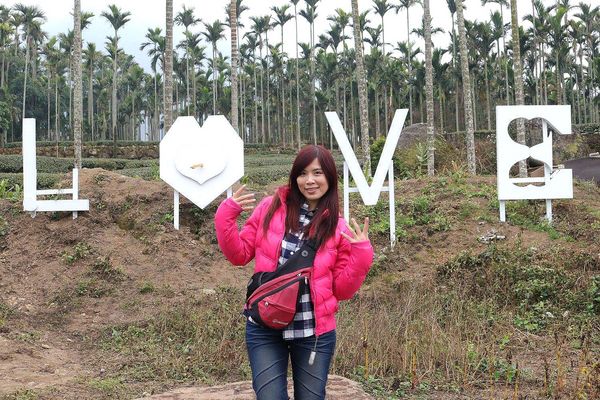 56號藍色公路咖啡：【雲林景點】古坑56號藍色公路咖啡。純白LOVE愛戀造景/咖啡、小火鍋、義大利麵、手工輕食鬆餅、下午茶/藍白色希臘地中海異國風情景觀咖啡廳/製造浪漫的約會求婚聖地