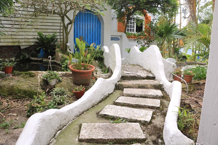 雲林古坑。56號藍色公路咖啡，夢幻地中海風格、華山夜景 x 古坑景觀餐廳
