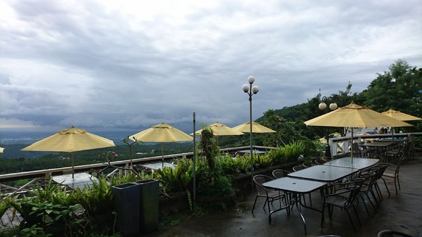 啡你不可庭園咖啡:雲林古坑~啡你不可庭園咖啡~華山景觀餐廳~眺望山色美景~遠離塵囂放鬆心情的好地方~ 啡你不可庭園咖啡:雲林古坑~啡你不可庭園咖啡~華山景觀餐廳~眺望山色美景~遠離塵囂放鬆心情的好地方~