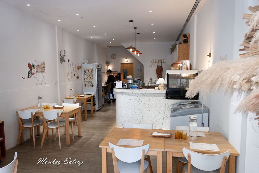 【台中西區】不設限飲食空間｜台中創意料理家常飯食、咖啡甜點。全時段營業中場不休息。近台中美術館 - 貪吃猴的幻想