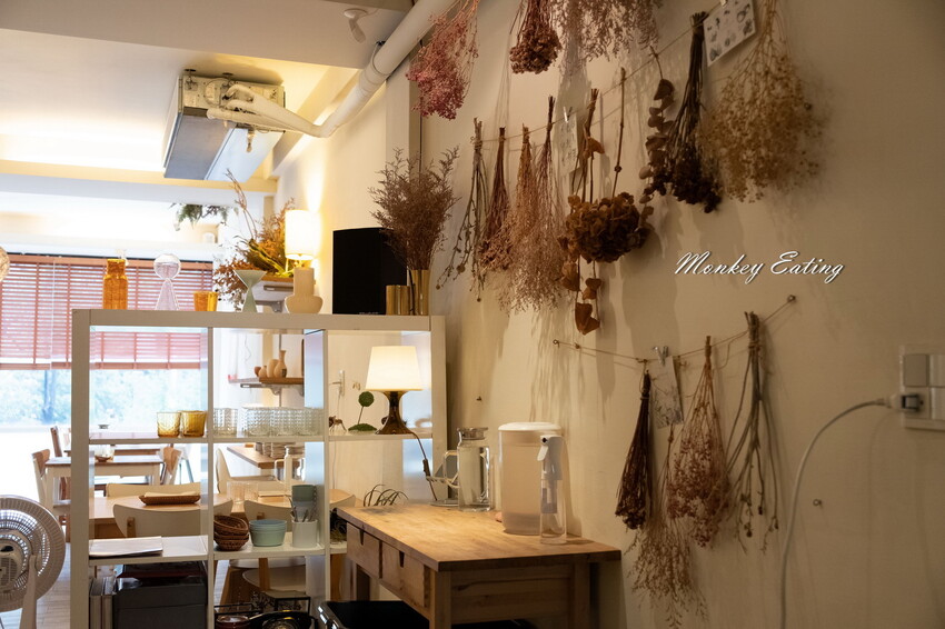 【台中西區】不設限飲食空間｜台中創意料理家常飯食、咖啡甜點。全時段營業中場不休息。近台中美術館 - 貪吃猴的幻想