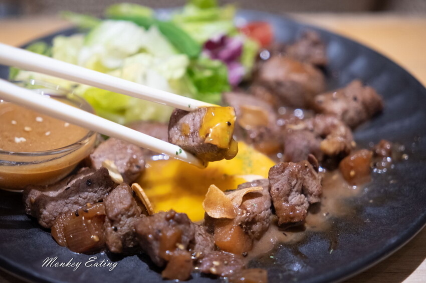 【台中西區】不設限飲食空間｜台中創意料理家常飯食、咖啡甜點。全時段營業中場不休息。近台中美術館 - 貪吃猴的幻想