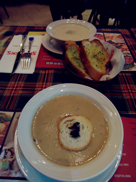 SWENSENS雙聖美式餐廳:【台中食記】古歐式城堡建築與茹絲葵比鄰 @SWENSENS雙聖美式餐廳 SWENSENS雙聖美式餐廳:【台中食記】古歐式城堡建築與茹絲葵比鄰 @SWENSENS雙聖美式餐廳