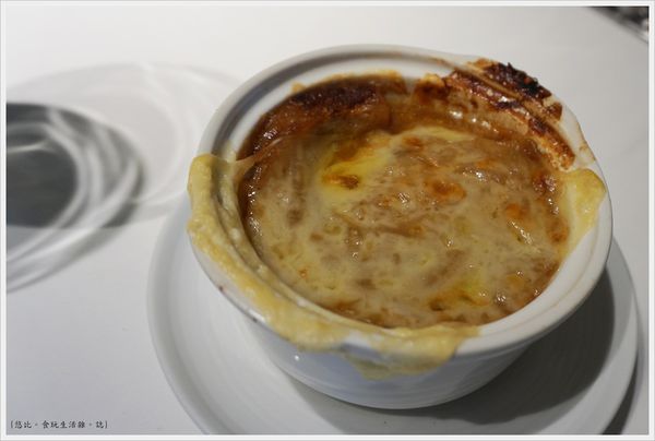 法三小館-26-起司焗洋蔥湯.JPG