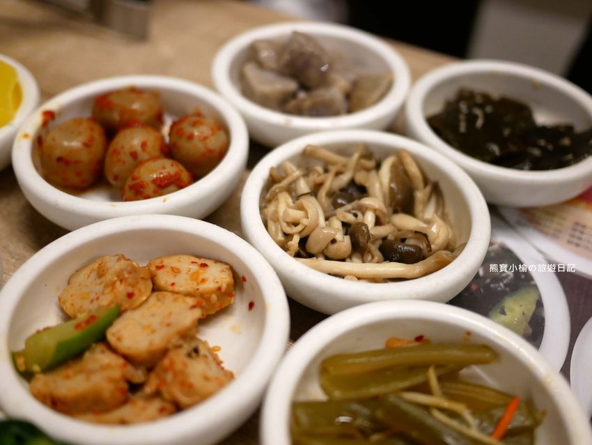 【台中美食】韓鄉韓國料理市府總店,50種韓式小菜吃到飽,每人低消180元,平價經濟實惠午晚餐推薦!內文附詳細菜單介紹。 @熊寶小榆の旅遊日記