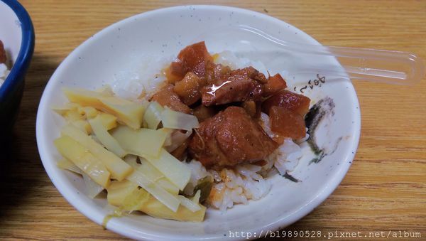 【台中美食】韓鄉韓國料理市府總店,50種韓式小菜吃到飽,每人低消180元,平價經濟實惠午晚餐推薦!內文附詳細菜單介紹。 @熊寶小榆の旅遊日記