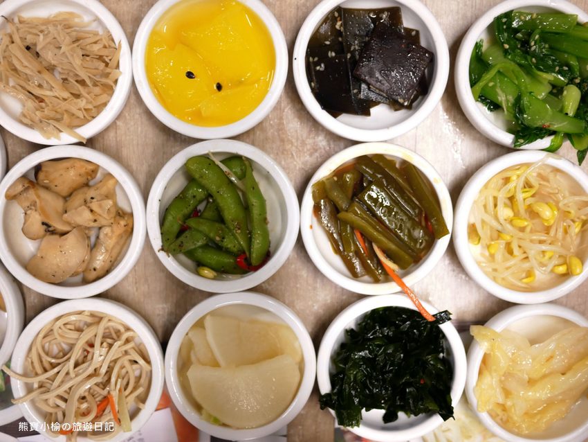 【台中美食】韓鄉韓國料理市府總店,50種韓式小菜吃到飽,每人低消180元,平價經濟實惠午晚餐推薦!內文附詳細菜單介紹。 @熊寶小榆の旅遊日記
