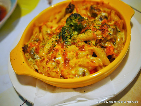 安徒生童話鄉村廚：【食記】台中Andersen Restaurant 安徒生童話鄉村廚@西區美術館 : 口味可接受,環境溫馨舒適,適合團體聚餐!