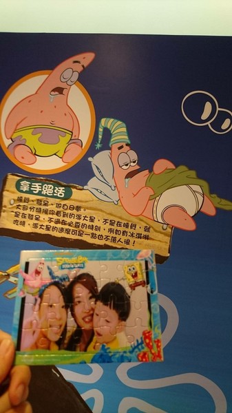 夢時代：高雄夢時代~海綿寶寶FUN暑假~鳳梨屋.蟹堡王球池.跳跳水母田.泡芙阿姨駕訓班~真是太好玩了~