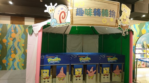 夢時代：高雄夢時代~海綿寶寶FUN暑假~鳳梨屋.蟹堡王球池.跳跳水母田.泡芙阿姨駕訓班~真是太好玩了~