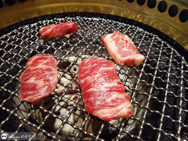 【台中西區】屋馬燒肉 園邸店 | (內附菜單)台中必吃頂級燒肉 美味雞湯喝到飽 建議提早訂位