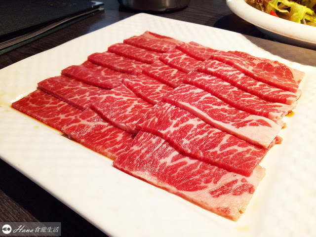 【台中西區】屋馬燒肉 園邸店 | (內附菜單)台中必吃頂級燒肉 美味雞湯喝到飽 建議提早訂位