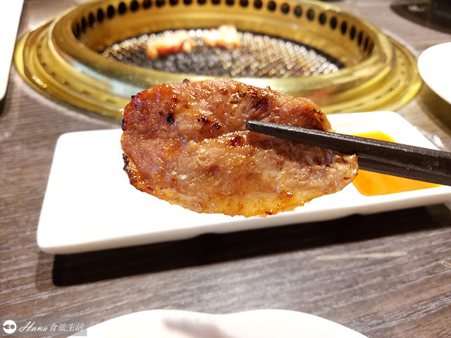 【台中西區】屋馬燒肉 園邸店 | (內附菜單)台中必吃頂級燒肉 美味雞湯喝到飽 建議提早訂位