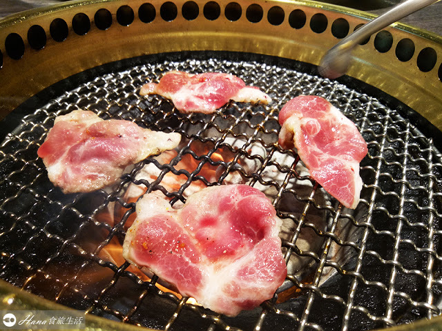 【台中西區】屋馬燒肉 園邸店 | (內附菜單)台中必吃頂級燒肉 美味雞湯喝到飽 建議提早訂位