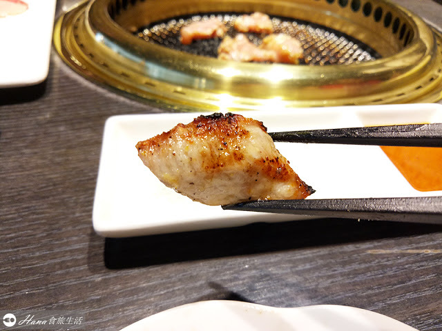 【台中西區】屋馬燒肉 園邸店 | (內附菜單)台中必吃頂級燒肉 美味雞湯喝到飽 建議提早訂位