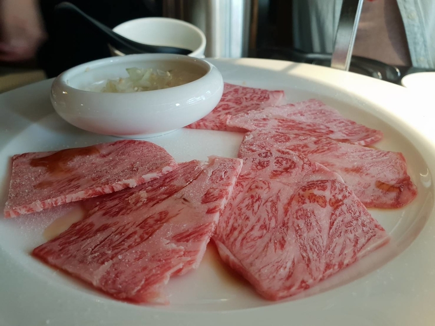 【台中.西區】屋馬燒肉園邸店。$2980宮崎牛和牛套餐