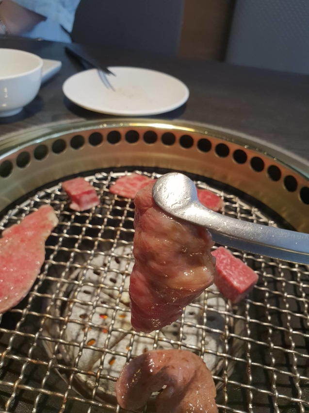 【台中.西區】屋馬燒肉園邸店。$2980宮崎牛和牛套餐