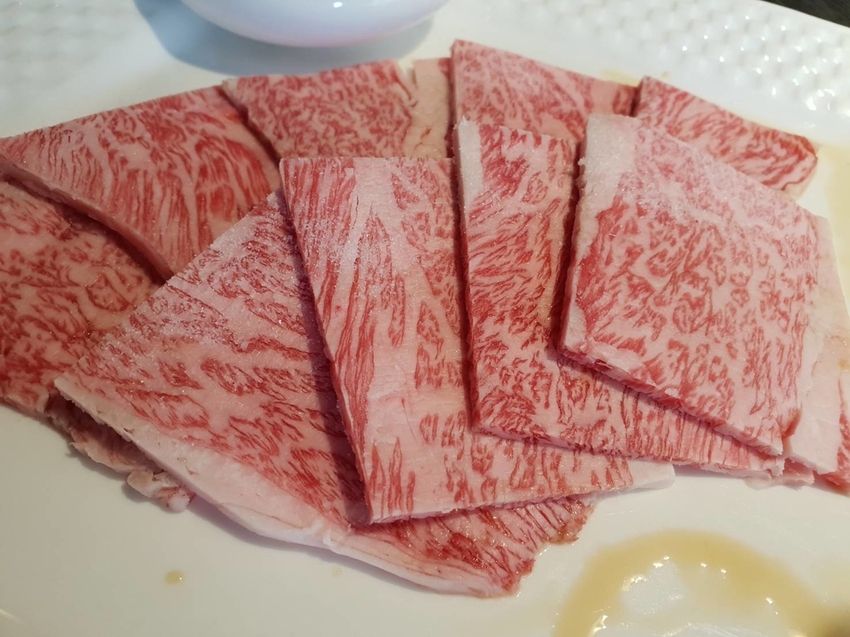 【台中.西區】屋馬燒肉園邸店。$2980宮崎牛和牛套餐