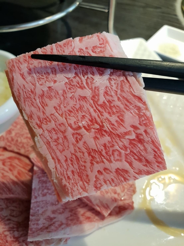 【台中.西區】屋馬燒肉園邸店。$2980宮崎牛和牛套餐