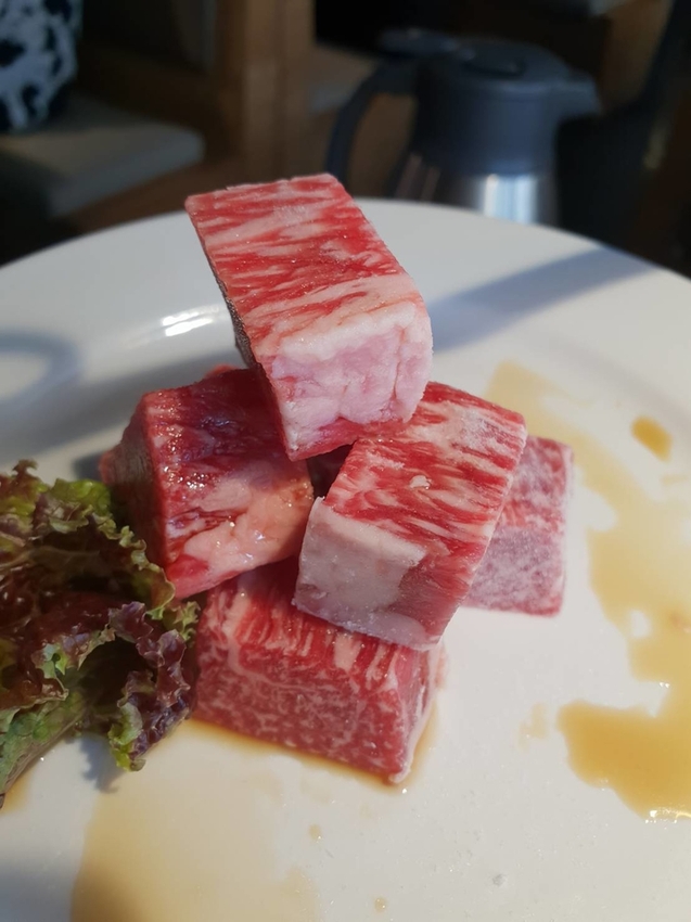 【台中.西區】屋馬燒肉園邸店。$2980宮崎牛和牛套餐