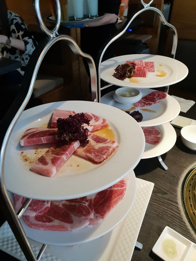 【台中.西區】屋馬燒肉園邸店。$2980宮崎牛和牛套餐