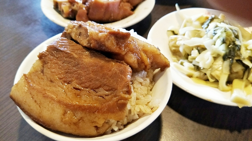 溪湖美食_溪湖阿讚豬腳爌肉飯│入口即化超人氣豬腳爌肉飯，許多人喜愛的美食~ - 愛伊特candy的分享樂園