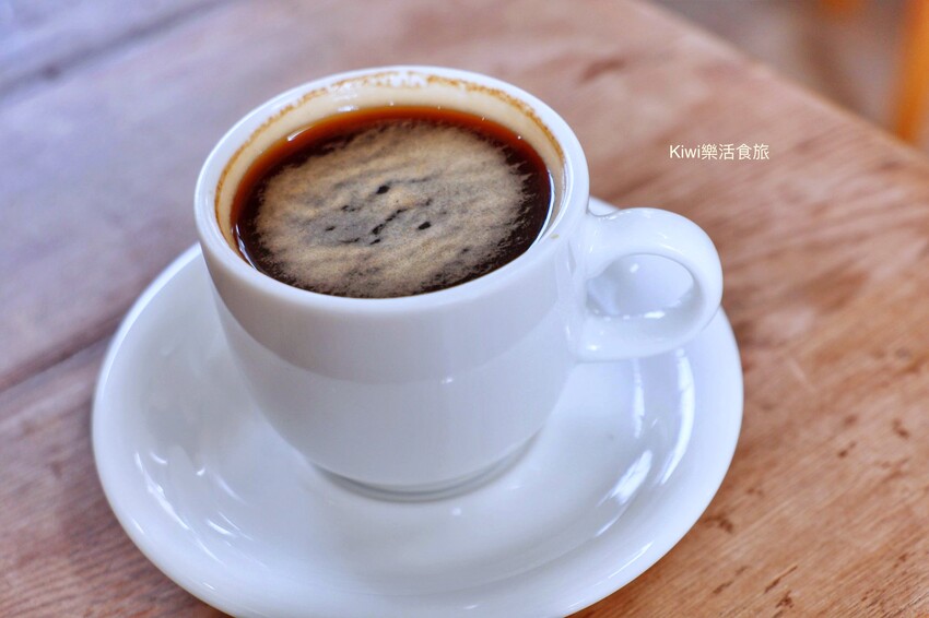 田尾綠海咖啡館︱彰化田尾公路花園白色地中海建築.品嚐咖啡、下午茶輕食～歐式庭園隨手拍都好看！