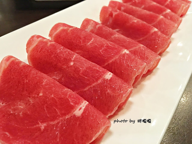 【彰化 市區】大仲馬之宴-頂級鴛鴦鍋吃到飽🍲🍲🍲肉品現切口感好、環境舒適、服務極佳、甜點超多選擇🍰,光是冰淇淋就有4家品牌欸🍨整體真的有超過其價位的火鍋吃到飽,秋冬之際就要吃鍋啊!!