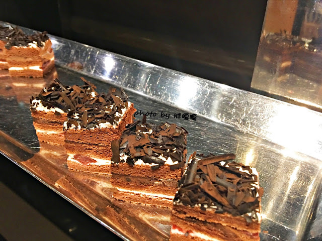 【彰化 市區】大仲馬之宴-頂級鴛鴦鍋吃到飽🍲🍲🍲肉品現切口感好、環境舒適、服務極佳、甜點超多選擇🍰,光是冰淇淋就有4家品牌欸🍨整體真的有超過其價位的火鍋吃到飽,秋冬之際就要吃鍋啊!!