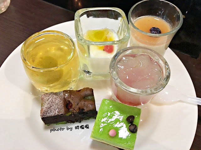 【彰化 市區】大仲馬之宴-頂級鴛鴦鍋吃到飽🍲🍲🍲肉品現切口感好、環境舒適、服務極佳、甜點超多選擇🍰,光是冰淇淋就有4家品牌欸🍨整體真的有超過其價位的火鍋吃到飽,秋冬之際就要吃鍋啊!!