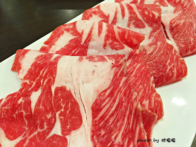 【彰化 市區】大仲馬之宴-頂級鴛鴦鍋吃到飽🍲🍲🍲肉品現切口感好、環境舒適、服務極佳、甜點超多選擇🍰,光是冰淇淋就有4家品牌欸🍨整體真的有超過其價位的火鍋吃到飽,秋冬之際就要吃鍋啊!!