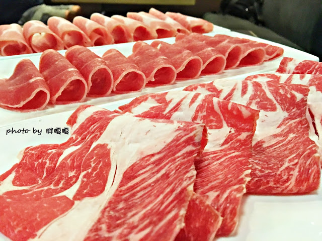 【彰化 市區】大仲馬之宴-頂級鴛鴦鍋吃到飽🍲🍲🍲肉品現切口感好、環境舒適、服務極佳、甜點超多選擇🍰,光是冰淇淋就有4家品牌欸🍨整體真的有超過其價位的火鍋吃到飽,秋冬之際就要吃鍋啊!!