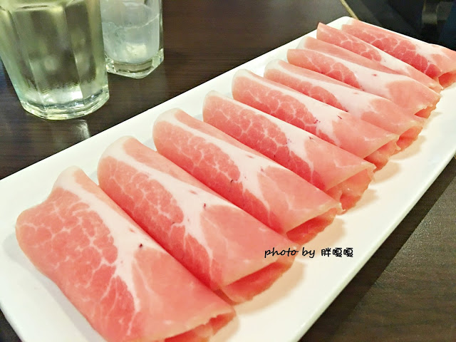 【彰化 市區】大仲馬之宴-頂級鴛鴦鍋吃到飽🍲🍲🍲肉品現切口感好、環境舒適、服務極佳、甜點超多選擇🍰,光是冰淇淋就有4家品牌欸🍨整體真的有超過其價位的火鍋吃到飽,秋冬之際就要吃鍋啊!!