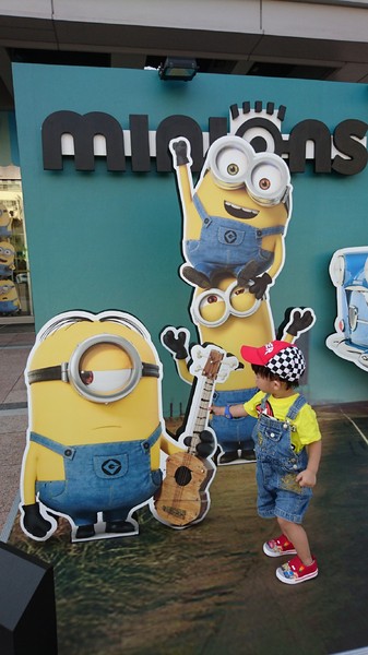 漢神巨蛋百貨(Great egg)：高雄漢神巨蛋~黃色風暴來襲~超萌小小兵入侵高雄~可愛場景讓你拍到不要不要呦~