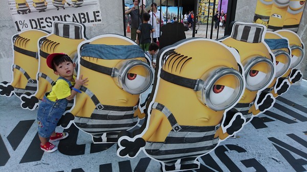 漢神巨蛋百貨(Great egg)：高雄漢神巨蛋~黃色風暴來襲~超萌小小兵入侵高雄~可愛場景讓你拍到不要不要呦~