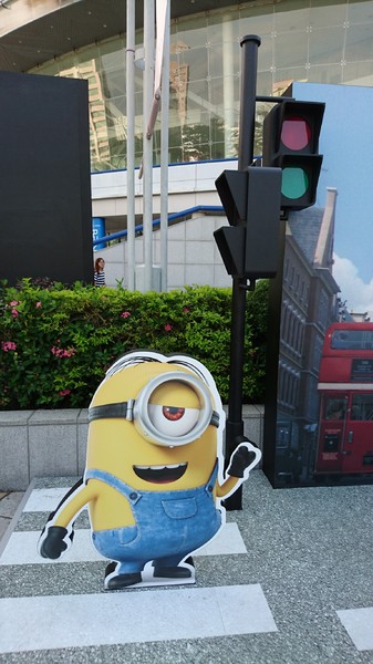 漢神巨蛋百貨(Great egg)：高雄漢神巨蛋~黃色風暴來襲~超萌小小兵入侵高雄~可愛場景讓你拍到不要不要呦~