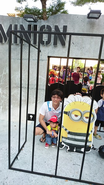 漢神巨蛋百貨(Great egg)：高雄漢神巨蛋~黃色風暴來襲~超萌小小兵入侵高雄~可愛場景讓你拍到不要不要呦~