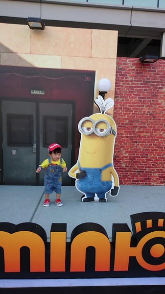 漢神巨蛋百貨(Great egg)：高雄漢神巨蛋~黃色風暴來襲~超萌小小兵入侵高雄~可愛場景讓你拍到不要不要呦~