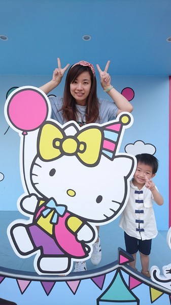 漢神巨蛋購物廣場：高雄漢神巨蛋~粉紅可愛教主Kitty正式登場~各式各樣粉嫩場景~太夢幻太甜蜜太好拍啦~