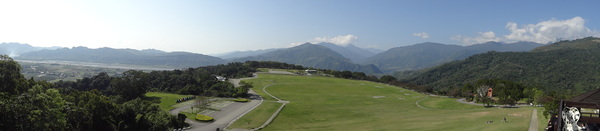 鹿野高台：1020119[官本金文愛台灣]鹿野高台美麗的大高原就算沒有熱氣球加持依然綠意盎然