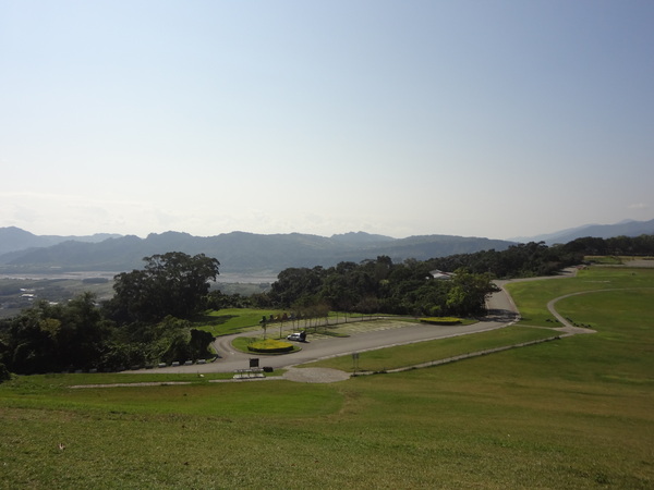 鹿野高台：1020119[官本金文愛台灣]鹿野高台美麗的大高原就算沒有熱氣球加持依然綠意盎然